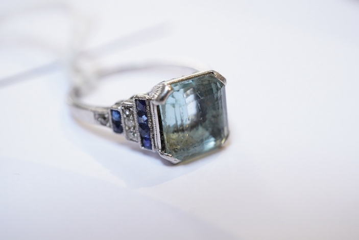 An aquamarine, sapphire and diamond ring